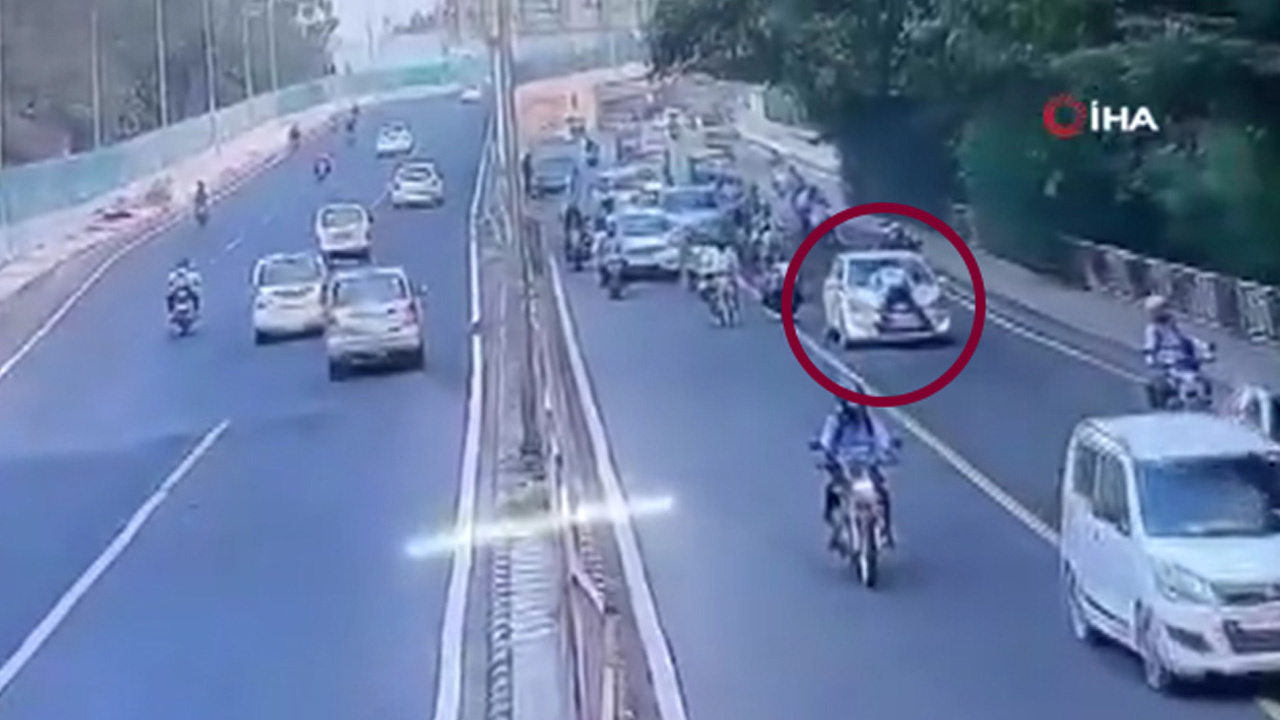 Polis dur ihtarına uymayan aracın kaputuna çıktı!