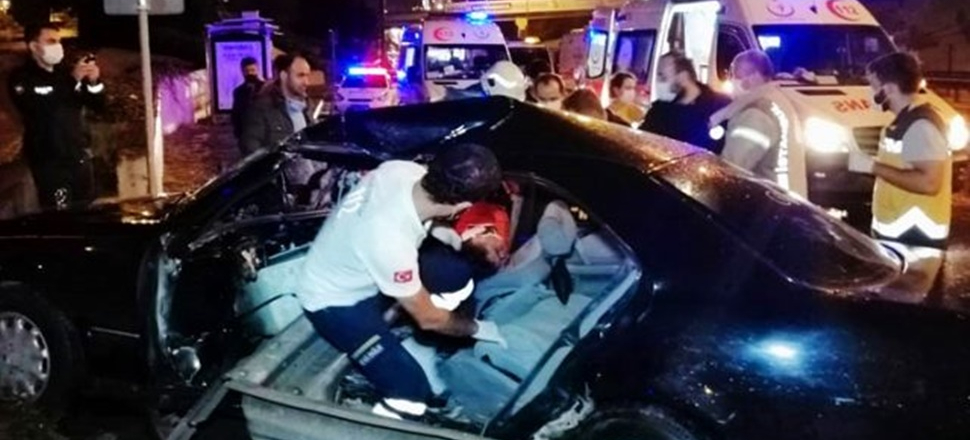 Korkunç kaza! İki kişinin ayakları koptu