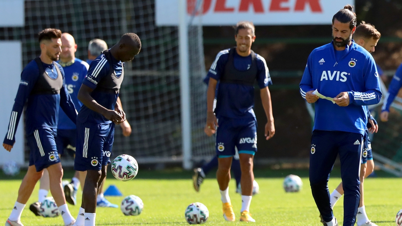 Volkan Demirel'den Samandıra'da futbolculara yakın markaj
