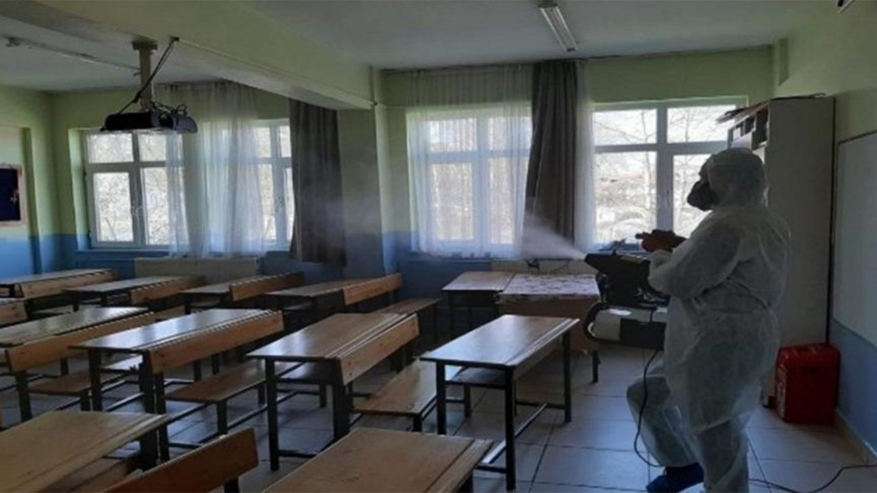Çok sayıda öğrencide Kovid-19 bulundu