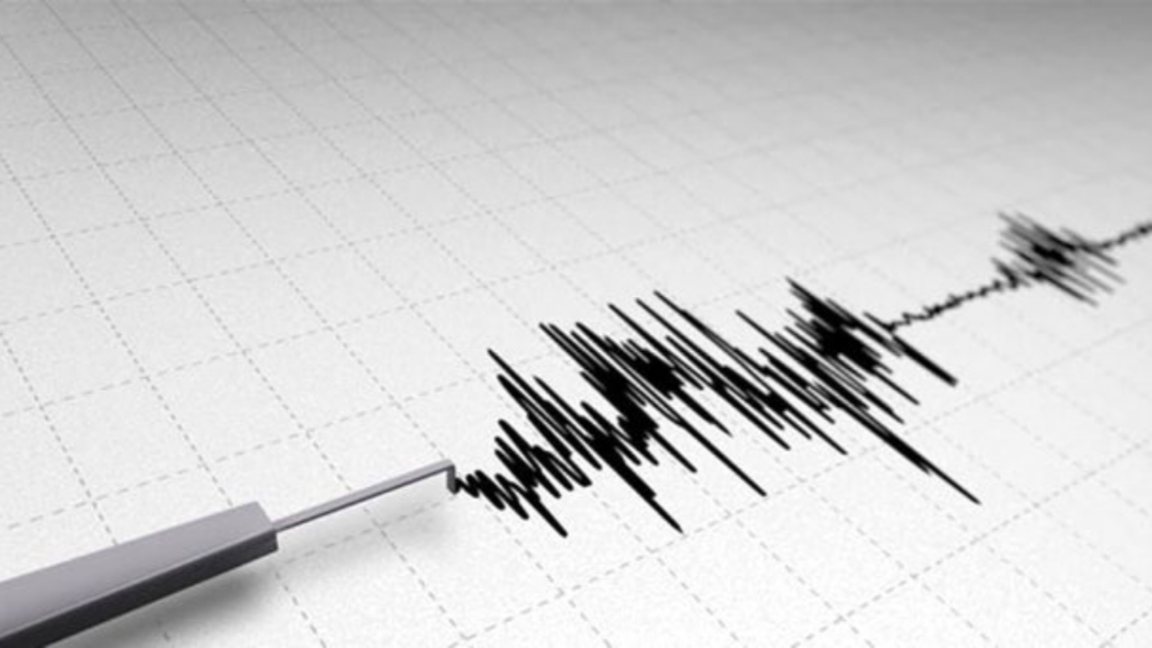 Dünyanın tepesinde dev deprem ve tsunami