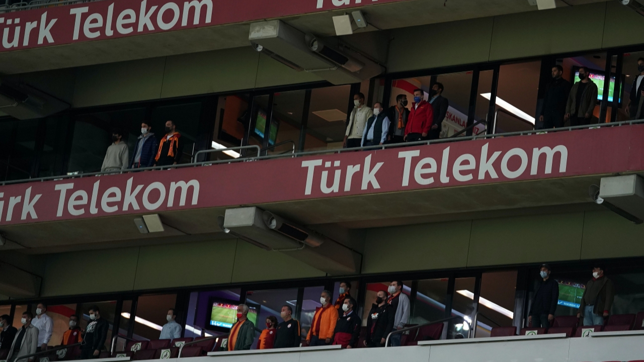 Galatasaray 232 gün sonra seyircisiyle buluştu