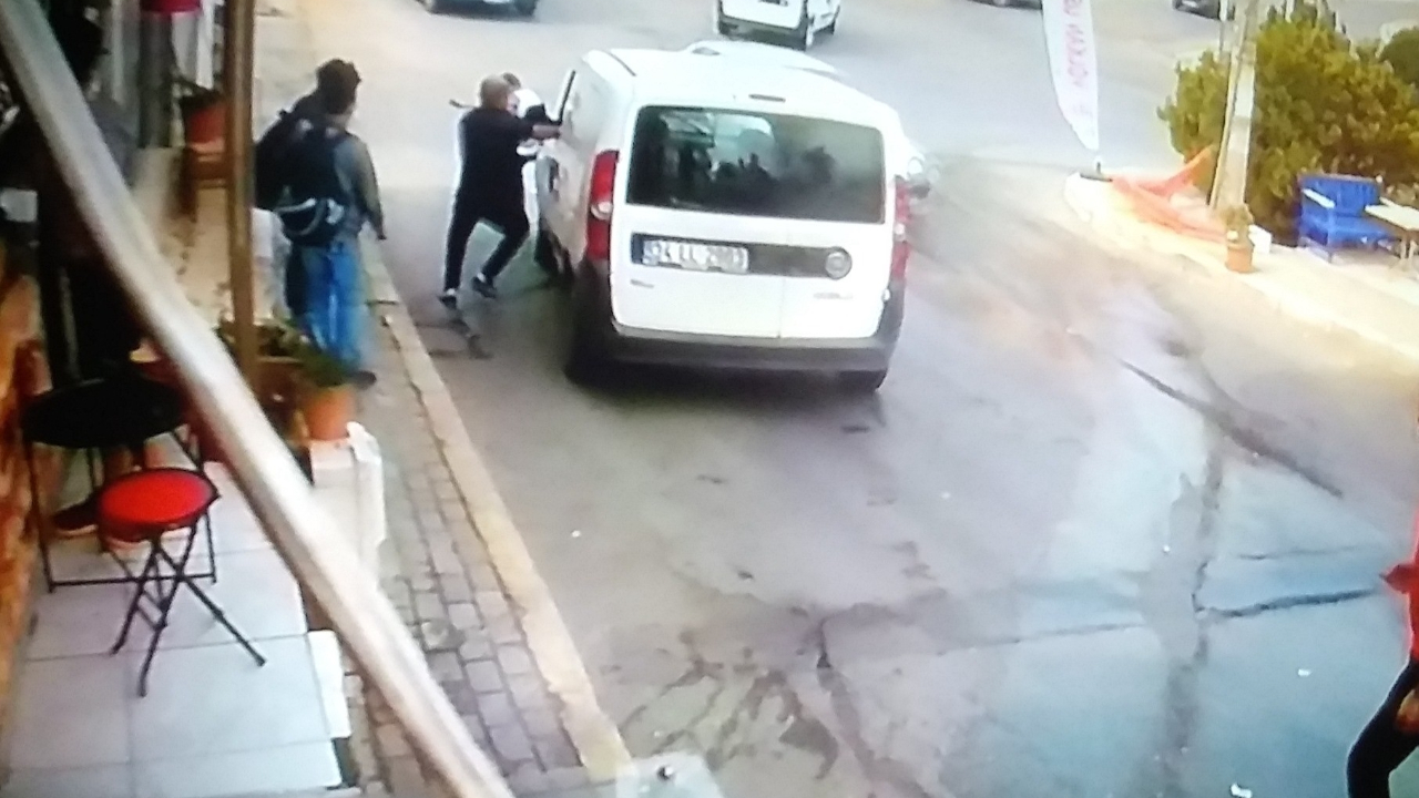 Yokuş aşağı ilerleyen aracı böyle durdurdu