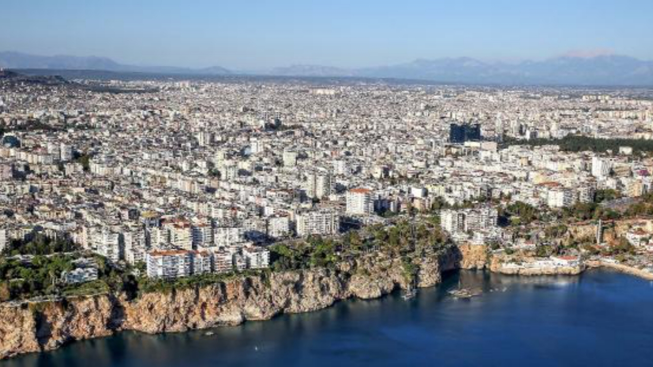 Yabancılar en çok İstanbul ve Antalya'dan konut aldı