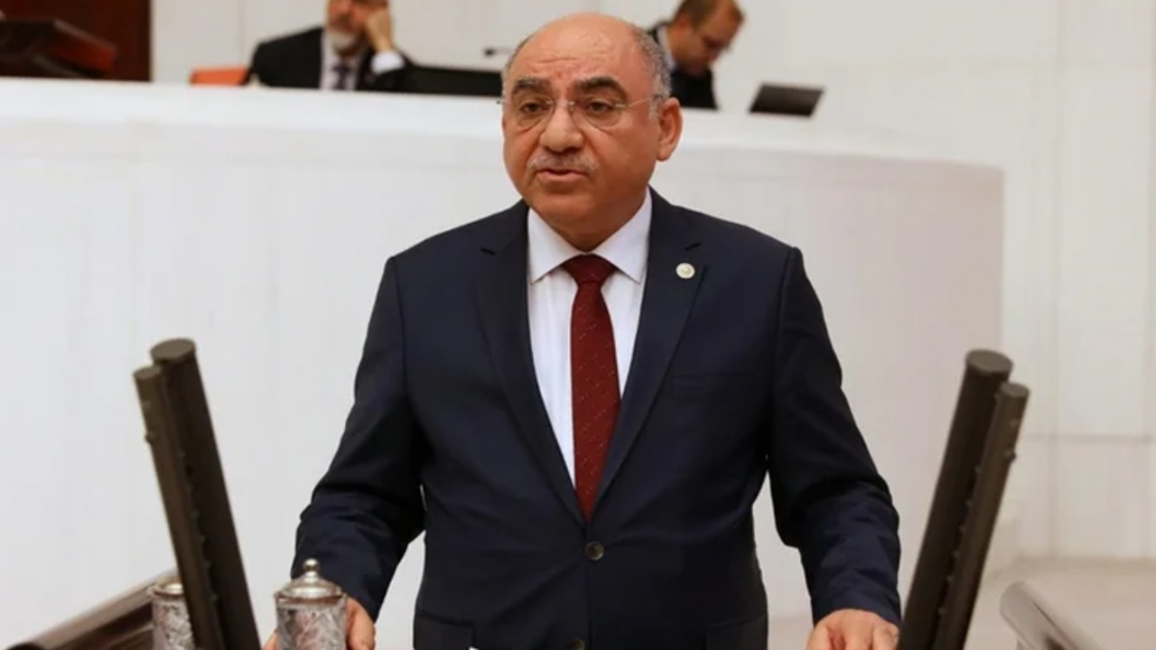 AK Parti'li vekil Mustafa Levent Karahocagil koronaya yakalandı