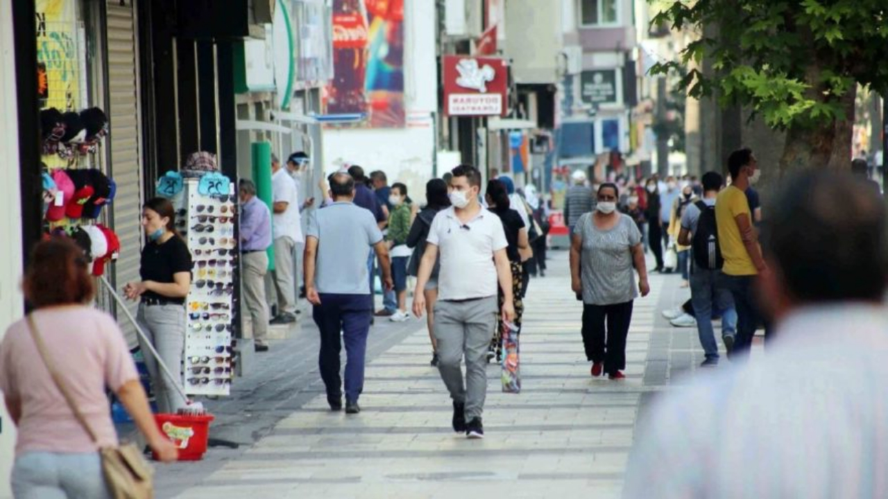 Denizli'de açık alanlarda sigara içmek yasaklandı