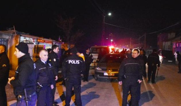 Konya'da bir mahallede  bıçaklı taşlı kavga çıktı