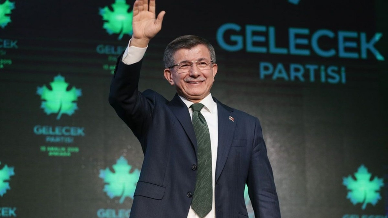 Gelecek Partisi'nde art arda istifalar