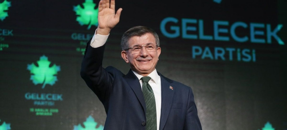 Gelecek Partisi'nde art arda istifalar