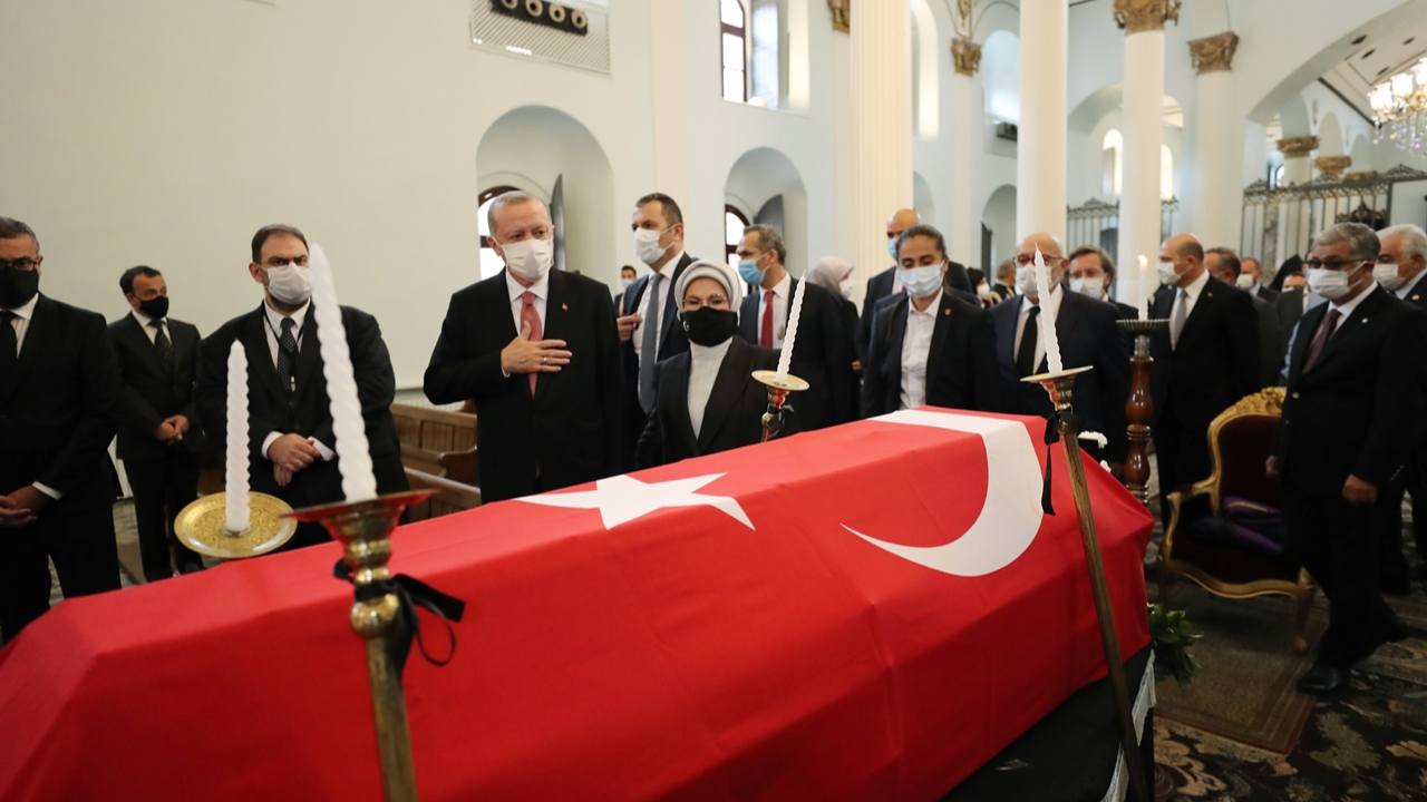 Markar Esayan'a veda