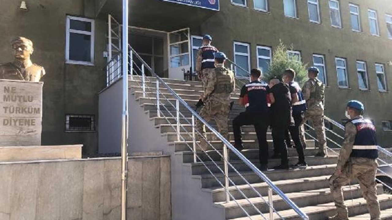 Çocuğa cinsel istismar hükümlüsü, çatıda yakayı ele verdi