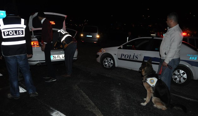 Bakan Işık'ın konvoyunda silah sesleri...