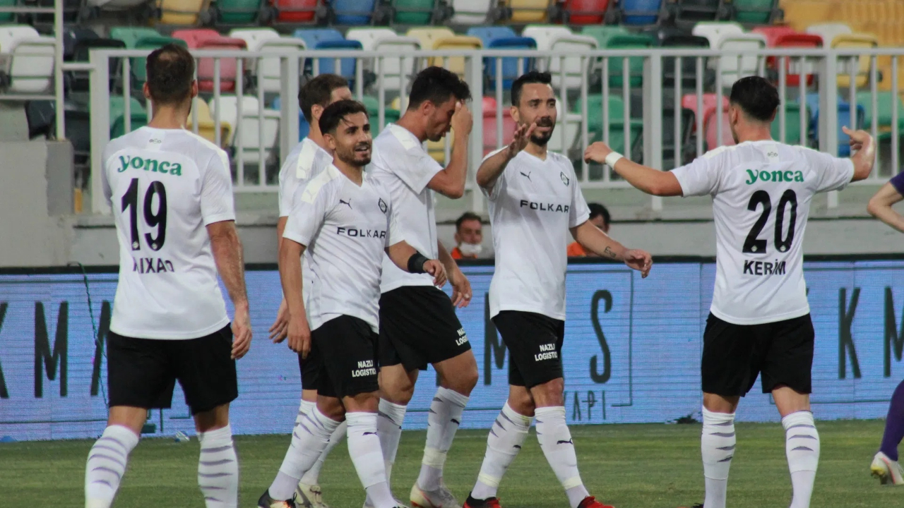 Altay'da 24'ü futbolcu 34 kişide korona çıktı