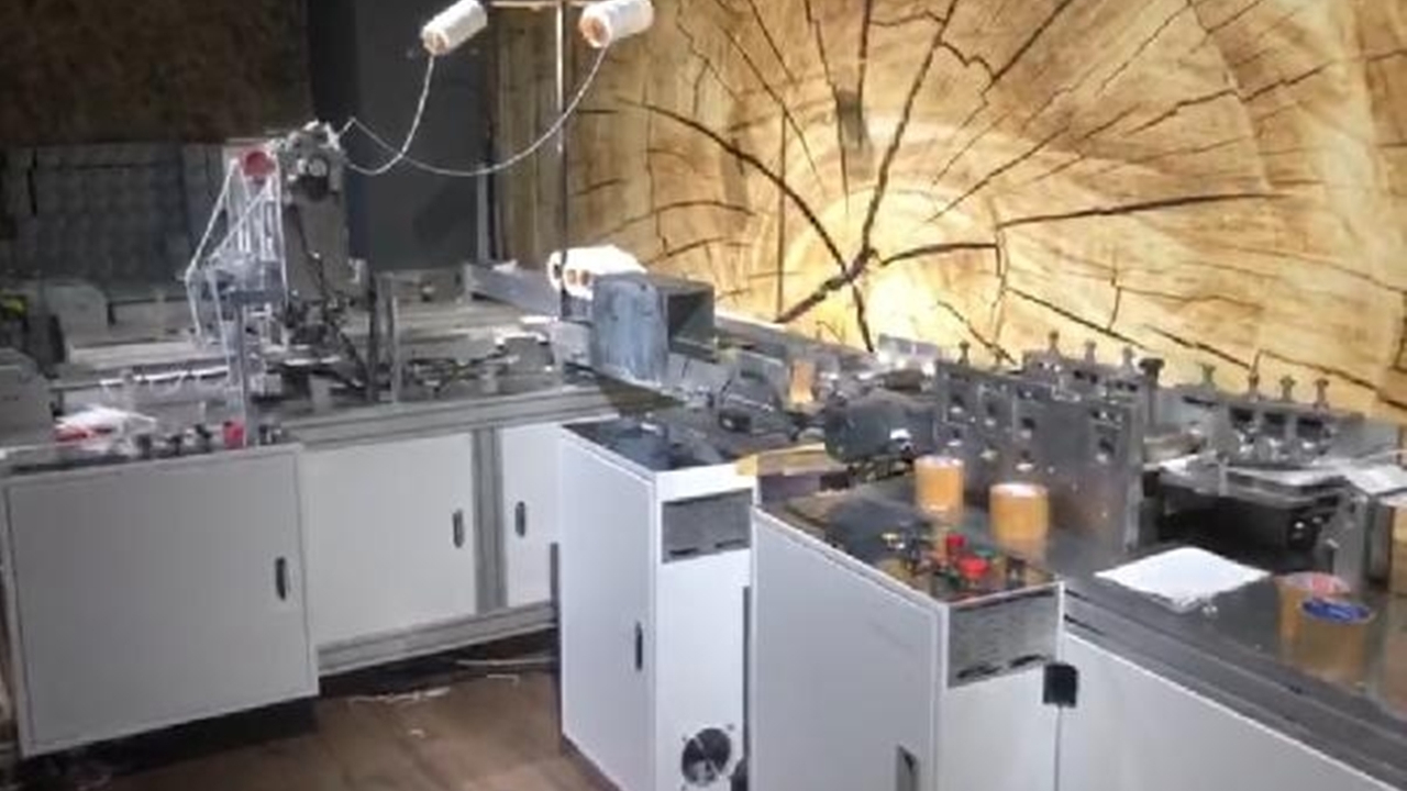 Bursa'da kaçak maske fabrikasına operasyon