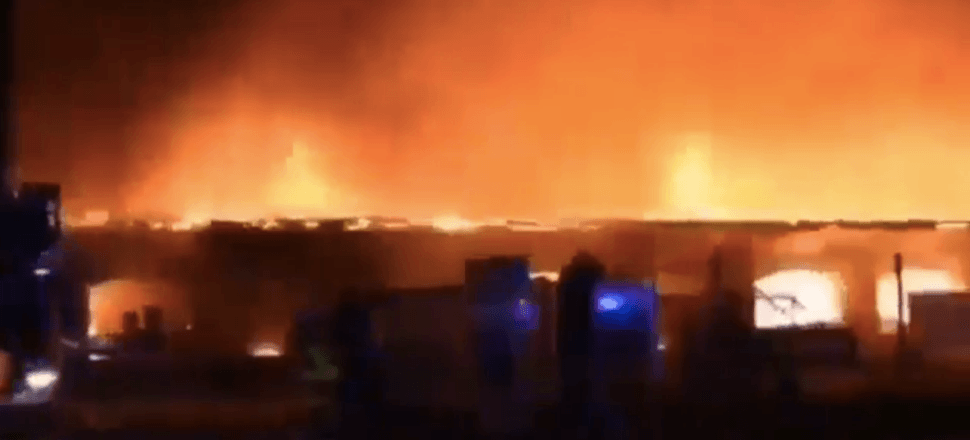 Fransa'da şiddetli patlama! Liman alev alev