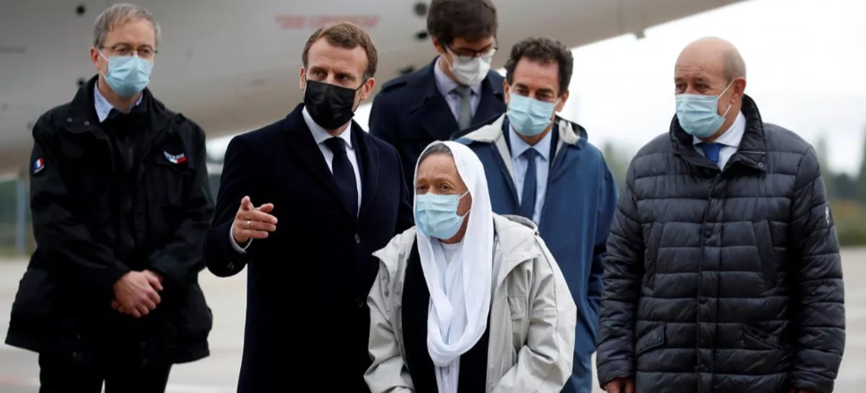 İslam düşmanı Macron'a en okkalı tokadı Sophie Petronin attı
