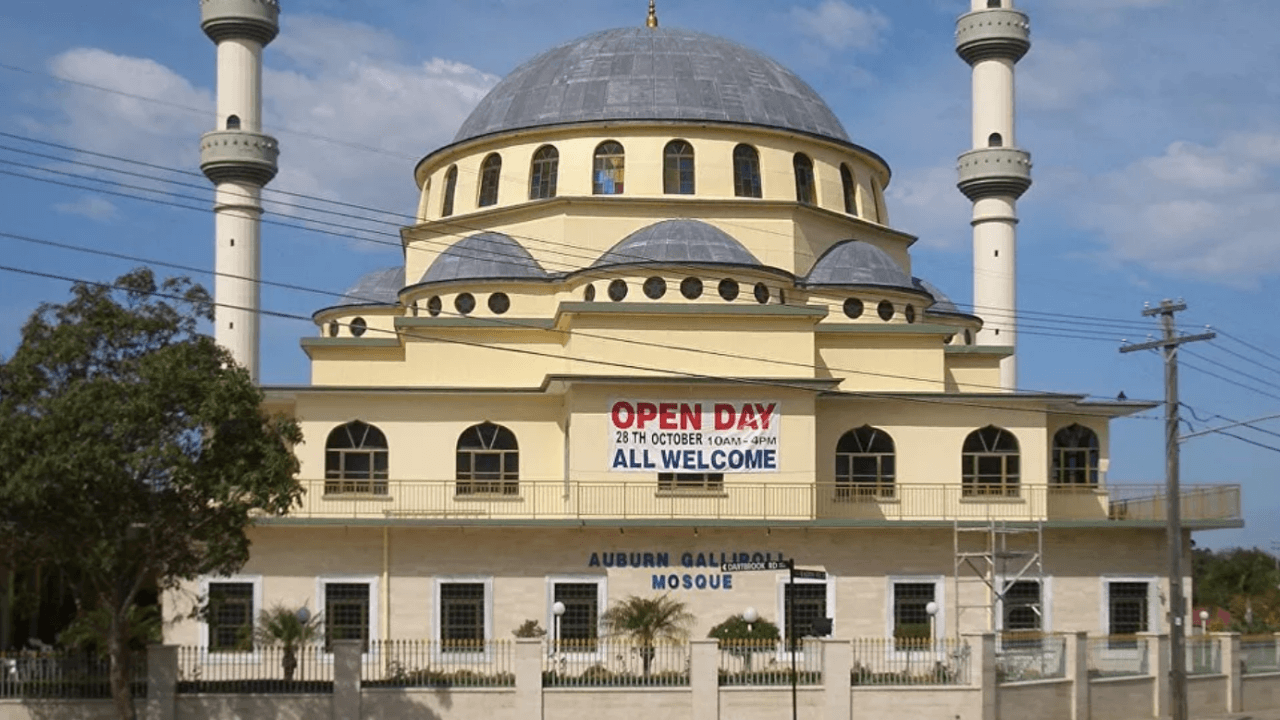 Avustralya’da Türklere ait camiye saldırı