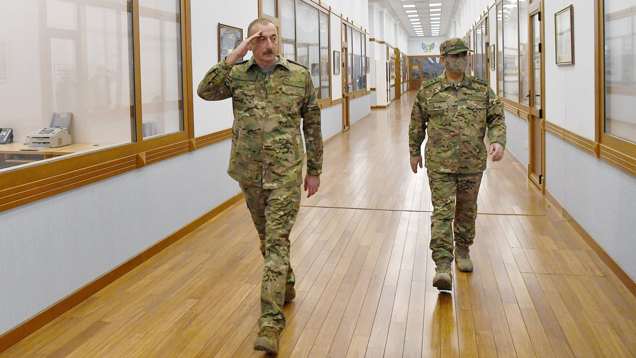 Azerbaycan 100'den fazla yerleşim yerini geri aldı