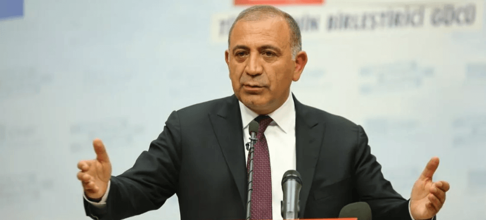 CHP'nin ağır toplarından Gürsel Tekin partideki oy kayıplarına isyan etti