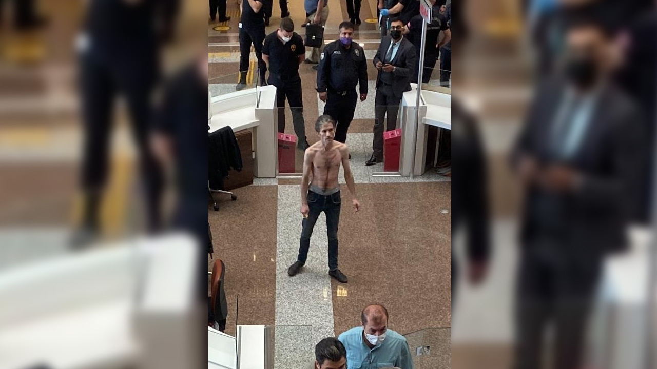 İstanbul Adalet Sarayı'nda bir adam falçata ile kendini kesti!