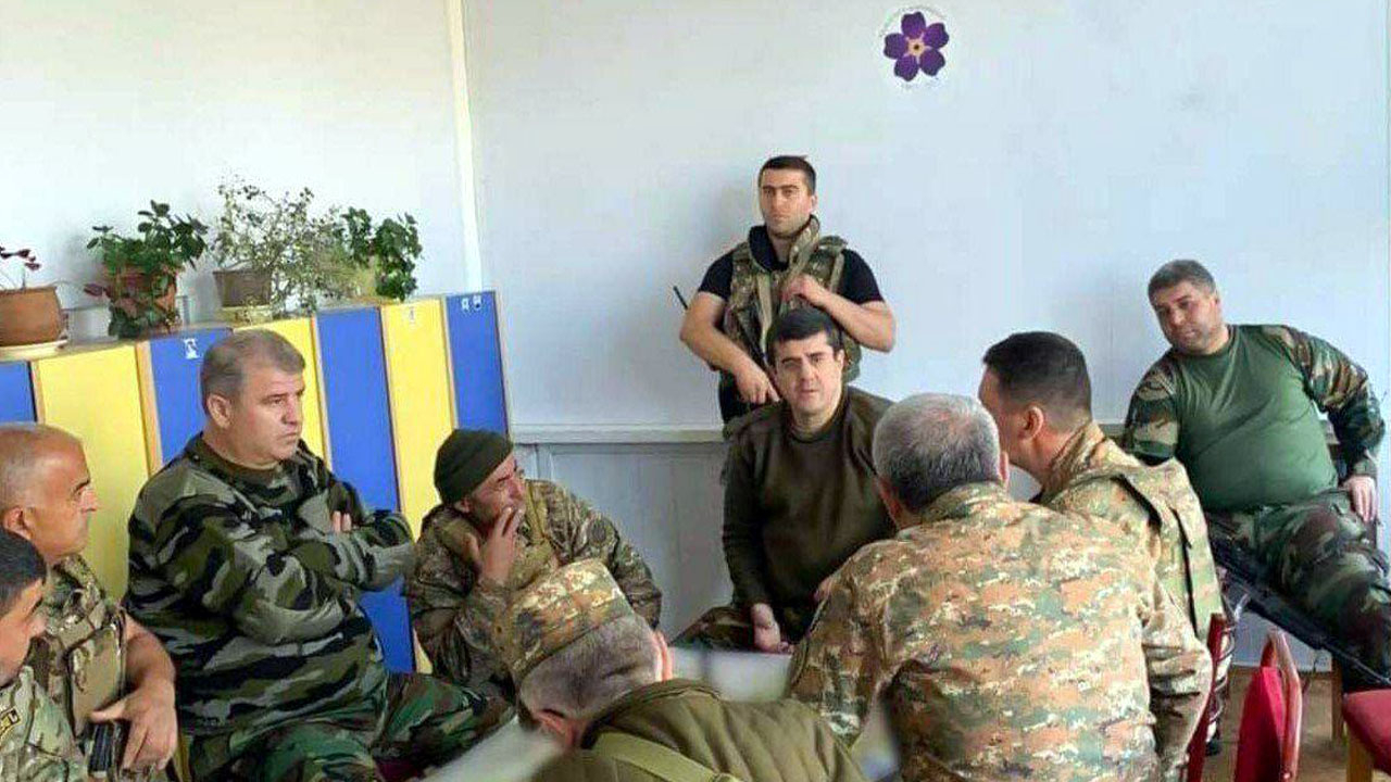 Ermenistan komutanları okullarda toplanmaya başladı!