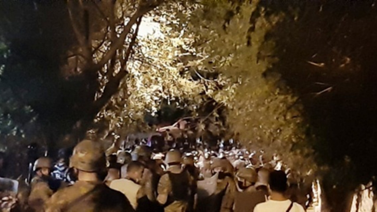 Ermeniler Türk Elçiliği'ne saldırdı