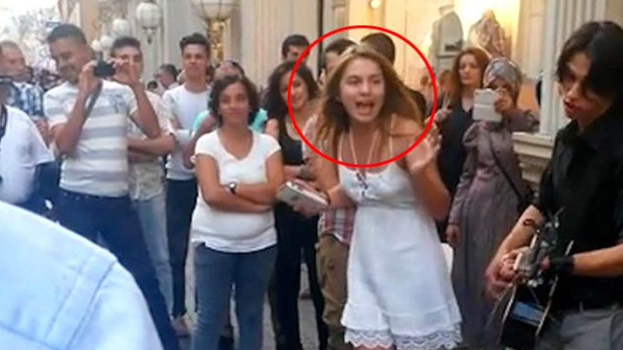 Sokakta şarkı söylediği görüntüler ortaya çıkan Aleyna Tilki ilk kez konuştu!