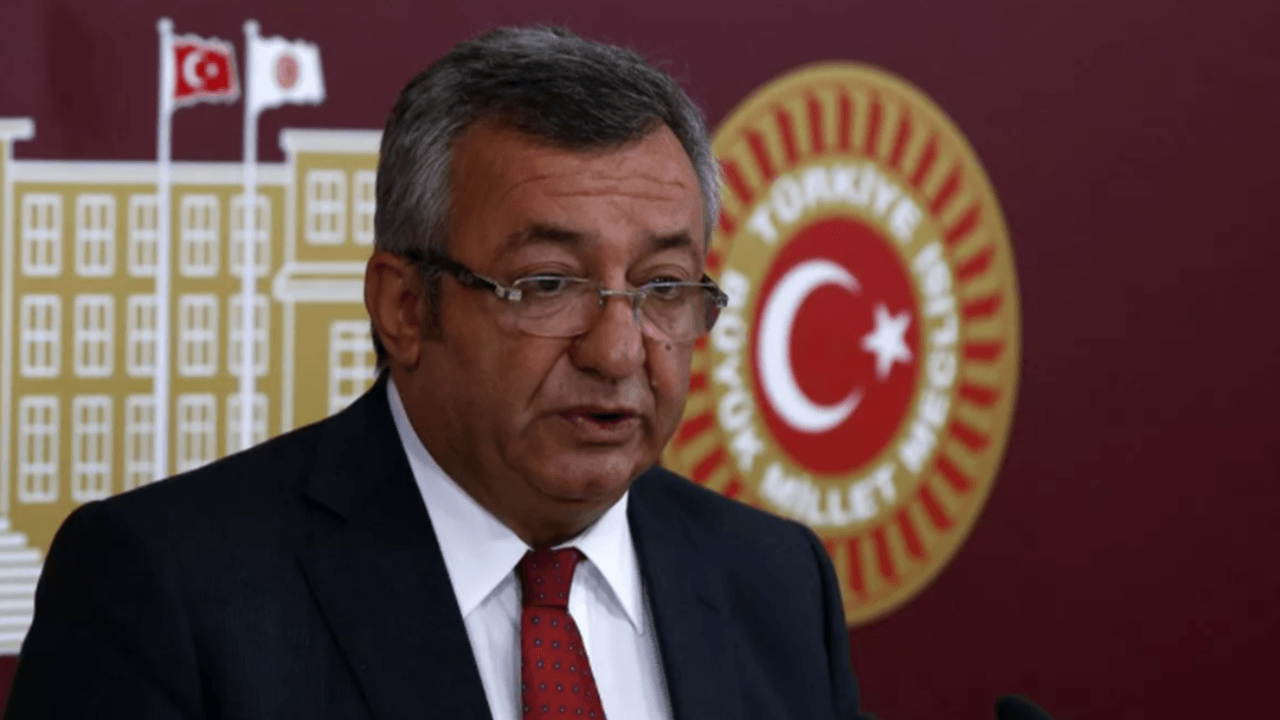 CHP: Hiçbir ülke Cumhurbaşkanı'na hakaret edemez