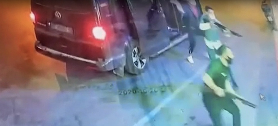 İzmir’de 7 kişi pompalı silah ve sopalarla tekel bayisini bastı!