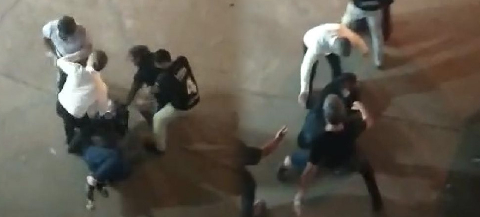 Boşanmak istemeyen kadın, kocası ve akrabaları tarafından dövüldü!