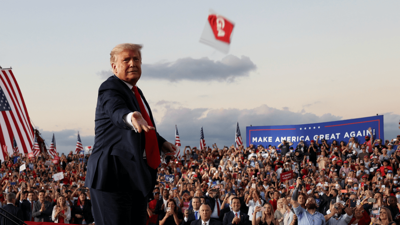 Trump'ın mitinginde hareketli anlar