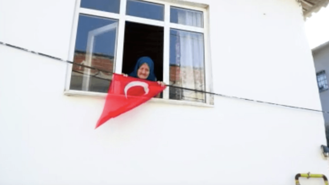 "Bizler faniyiz ama cumhuriyet hep yaşasın"