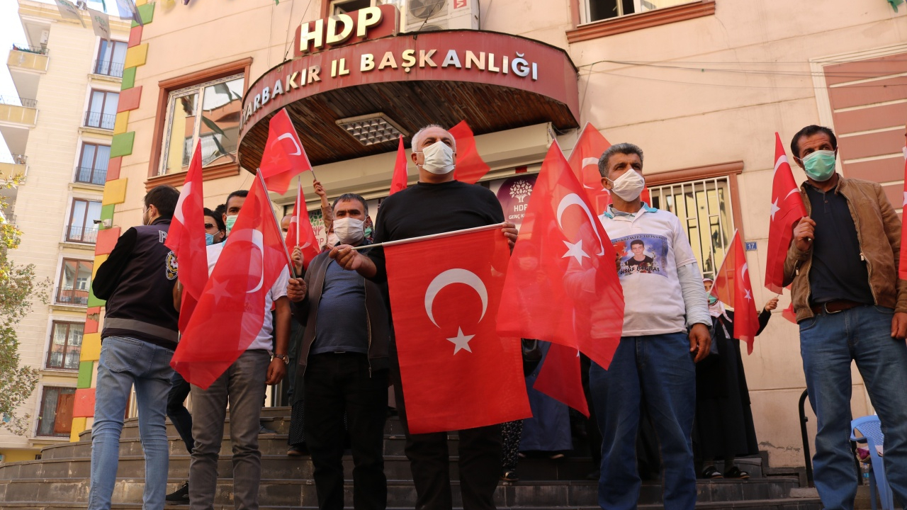 Evlat nöbetinde Cumhuriyet Bayramı kutlaması