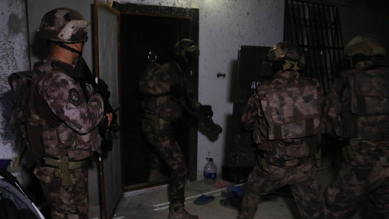 Özel harekat şafak vakti kapıya dayandı