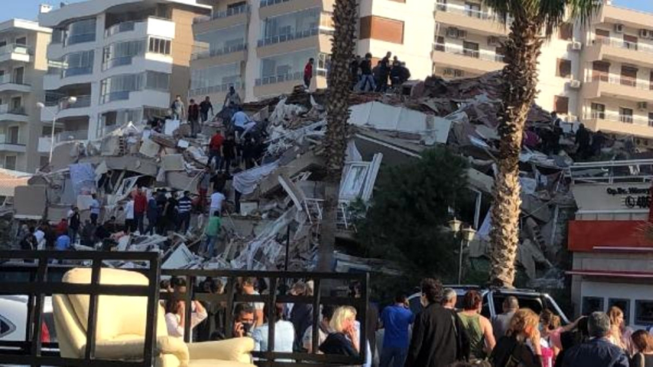 'Bayraklı'da kaymakamlık binası yıkıldı' iddiası