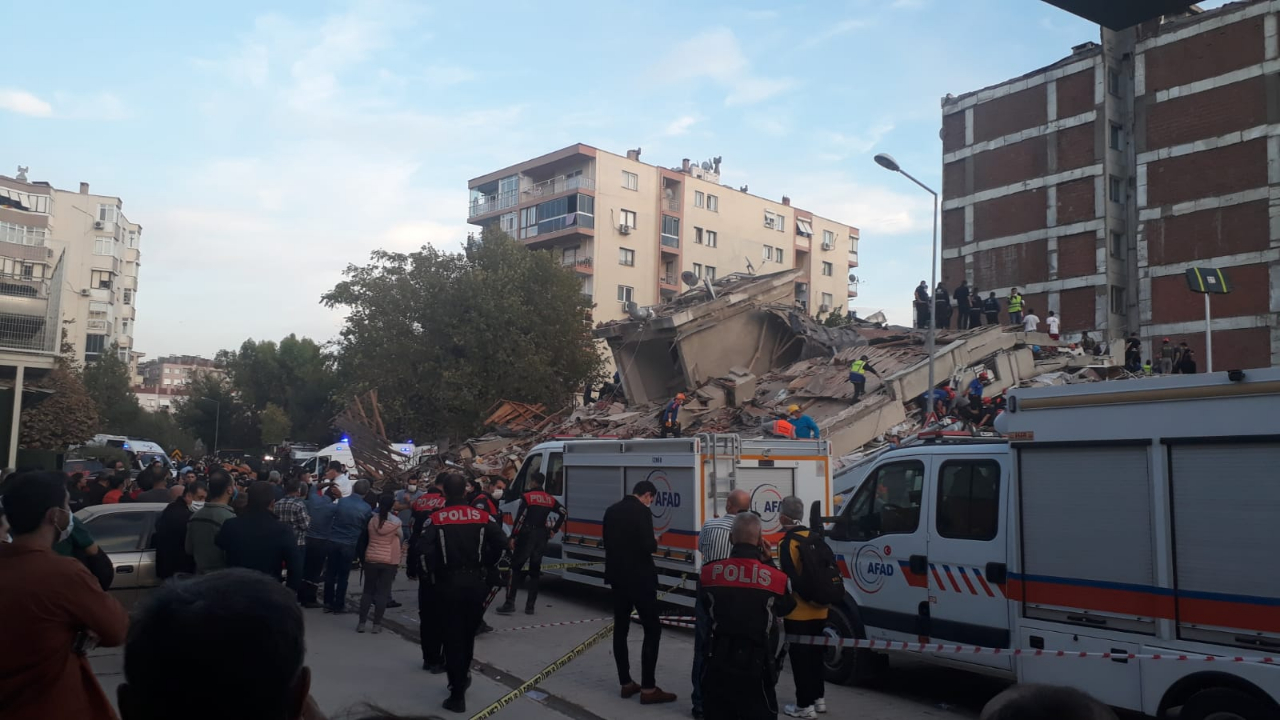 17 binada arama kurtarma çalışmaları sürüyor