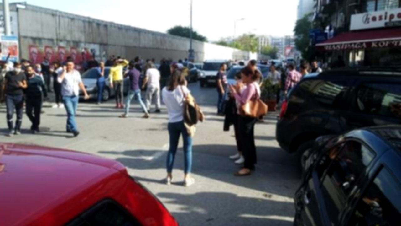 Kızılay'dan 'Binalara girmeyin' uyarısı
