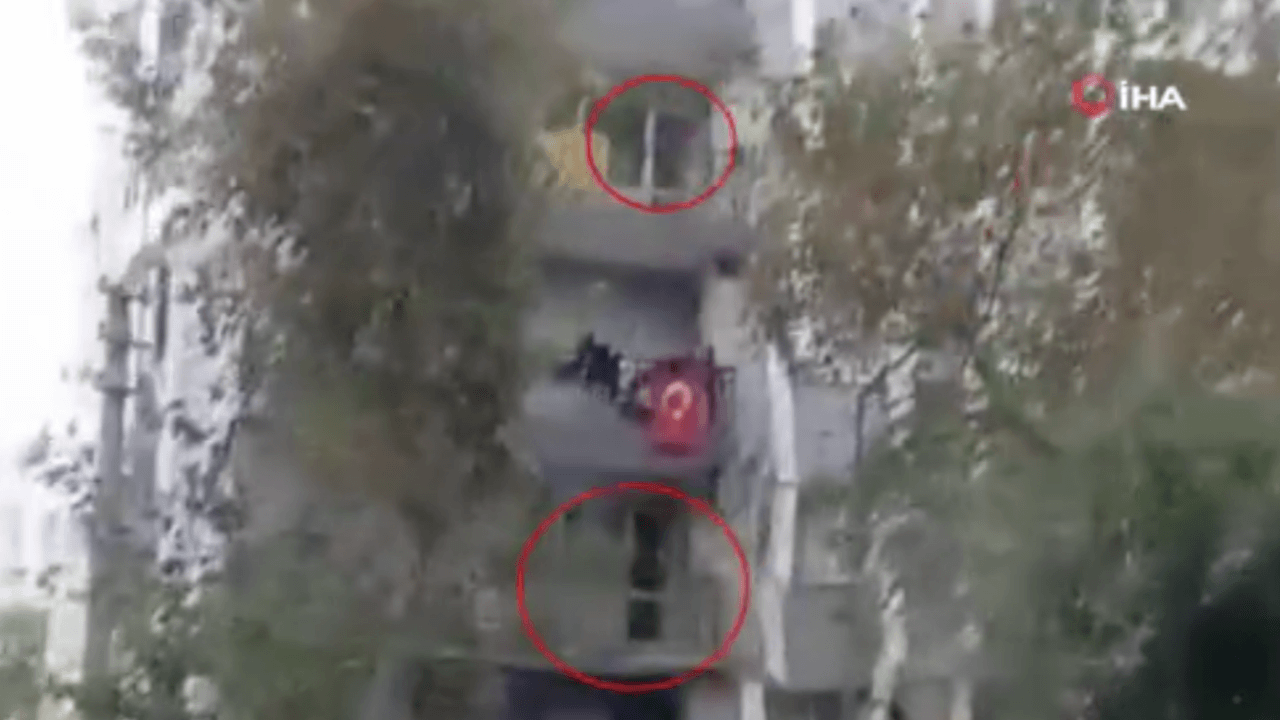 Bina yıkılmadan saniyeler önce balkonda görüntülendiler
