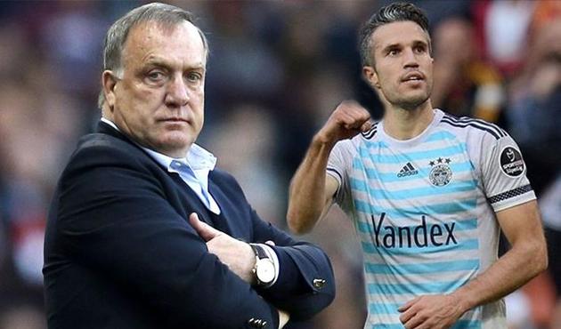Advocaat Van Persie'yi yine kadroya almadı!