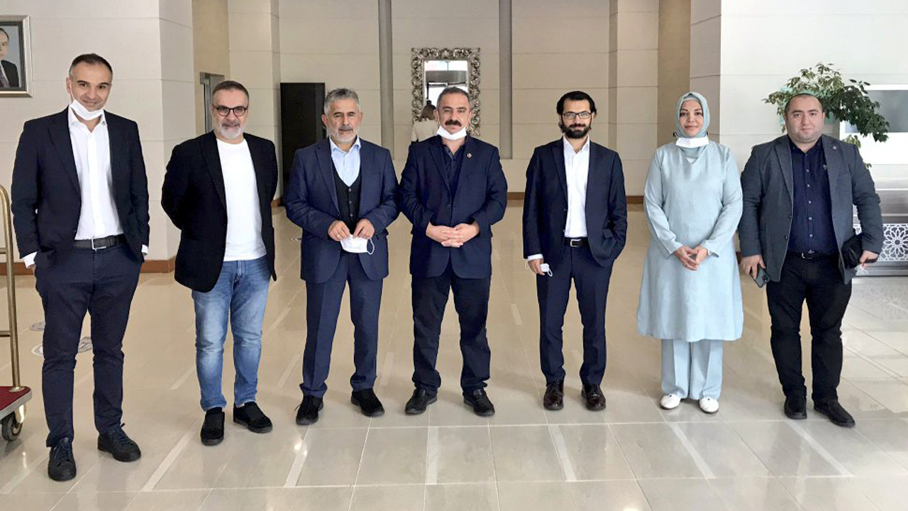Gazeteci Hilal Kaplan koronaya yakalandı