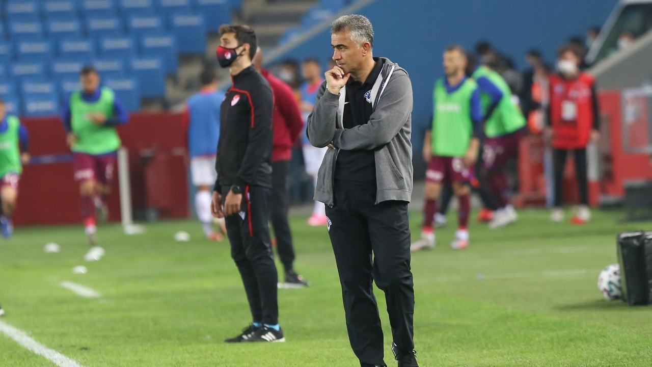 Kasımpaşa yönetimi Mehmet Altıparmak'ın görevine son verdi