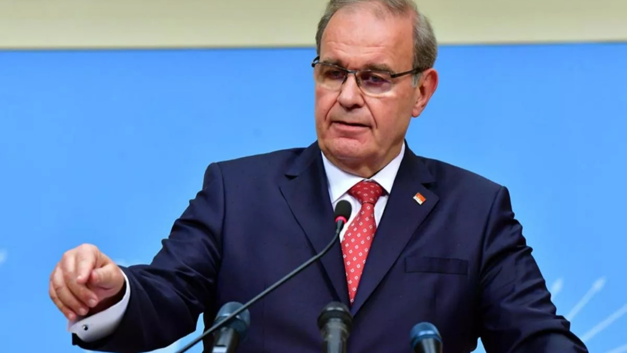 Gerçeği biliyor ama bilerek yalan söylüyor