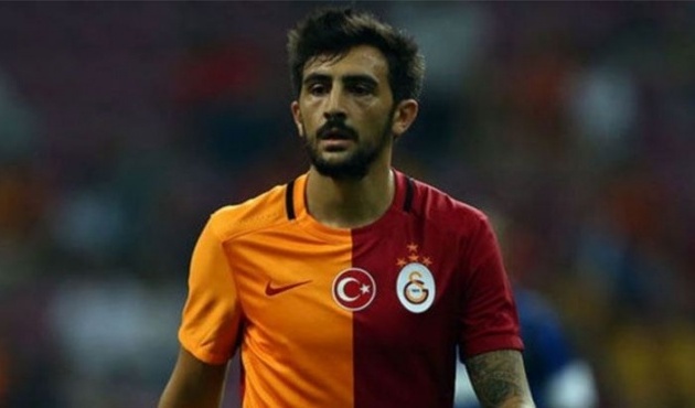 Jem Paul Karacan olay yaratan tweeti sildi!