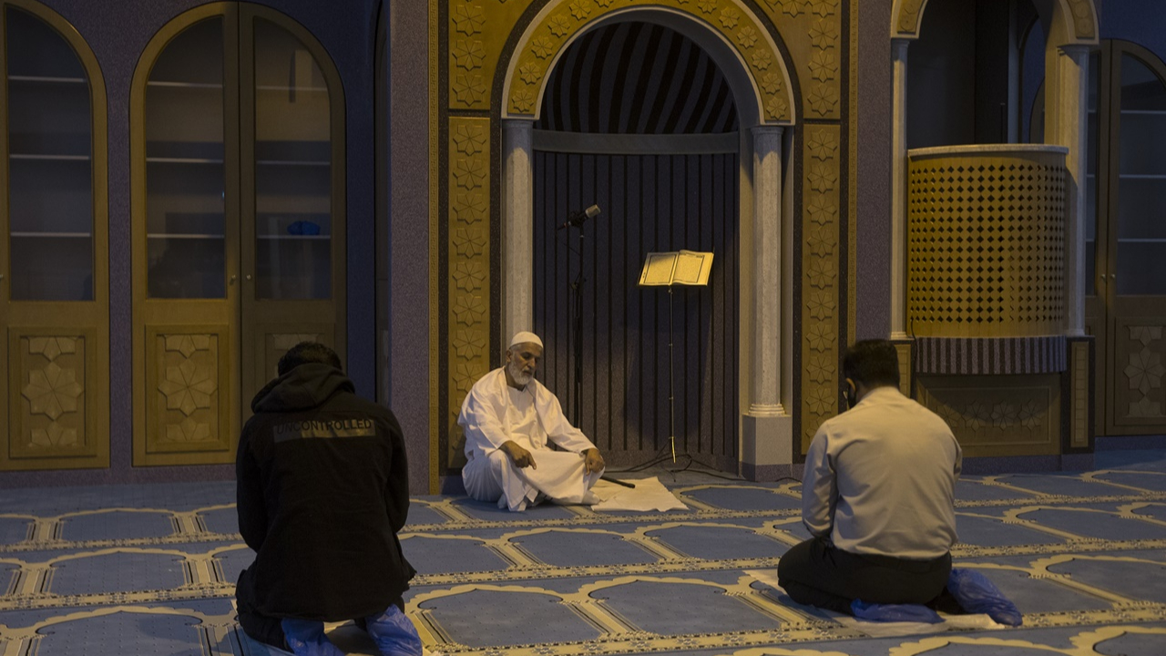 Atina'daki ilk cami ibadete açıldı