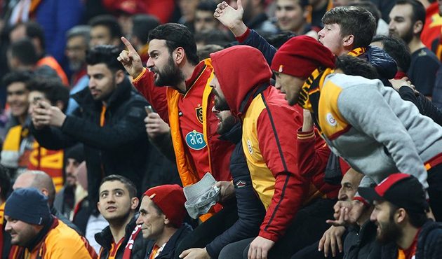 Derbide ‘Yönetim istifa’ tezahüratı