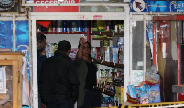 Kadının çığlığı silahlı soyguncuya yetti!