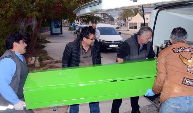 Emekli İngiliz polis balkonda ölü bulundu VİDEO