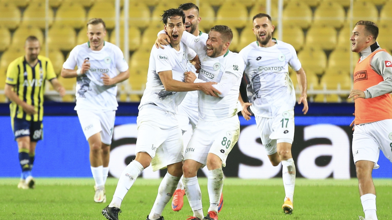 Fenerbahçe'ye Kadıköy'de Konyaspor şoku: 0-2