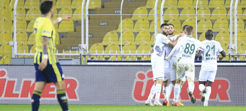 Fenerbahçe'ye Kadıköy'de Konyaspor şoku: 0-2