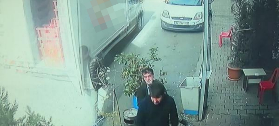 Talihsiz genç, az kalsın kapak kurbanı oluyordu